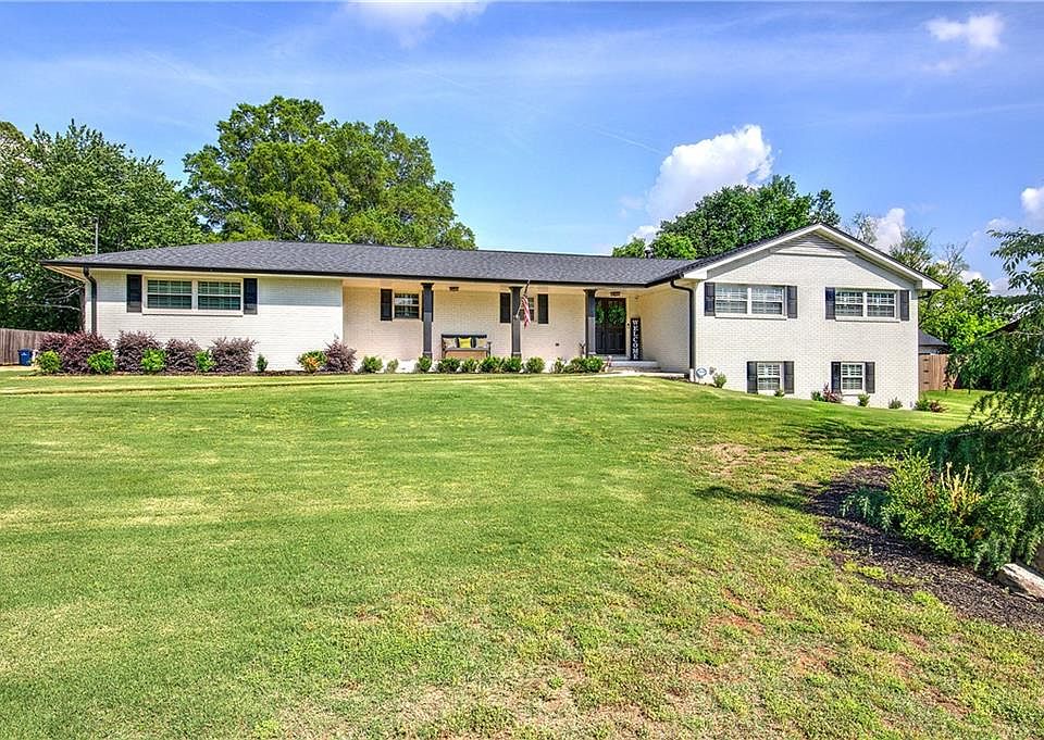 1st image of 118 Arrowhead Dr