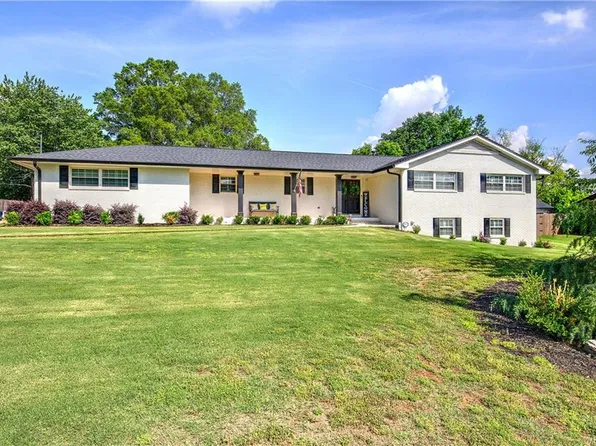 118 Arrowhead Dr, Cartersville, GA 30120