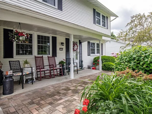 7726 Matchwood Ln, Liverpool, NY 13090