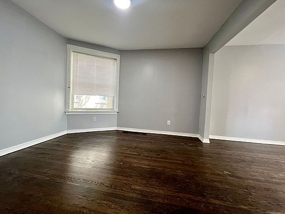 4th image of 1006 N Lawndale Ave #1