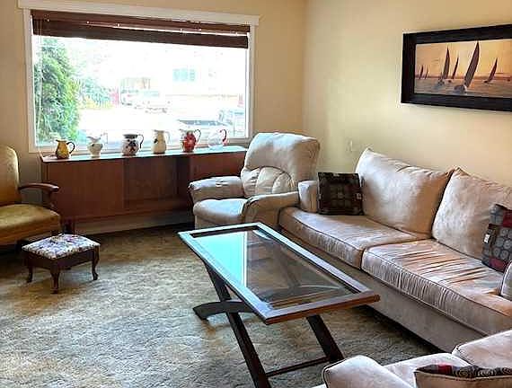 5th image of 1029 W Great Lakes Rd S