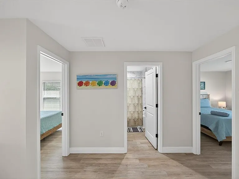 12114 Clarendon Ave — Photo 11
