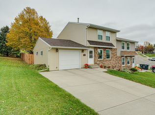 853 Bruce Dr NW, Mandan, ND 58554