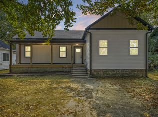 1030 W Chase Street, Springfield, MO 65803