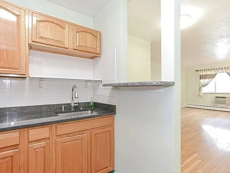2 bed, 695 sqft, $2,500 — Photo 3