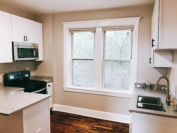 4th image of 2454 N Saint Louis Ave APT 2