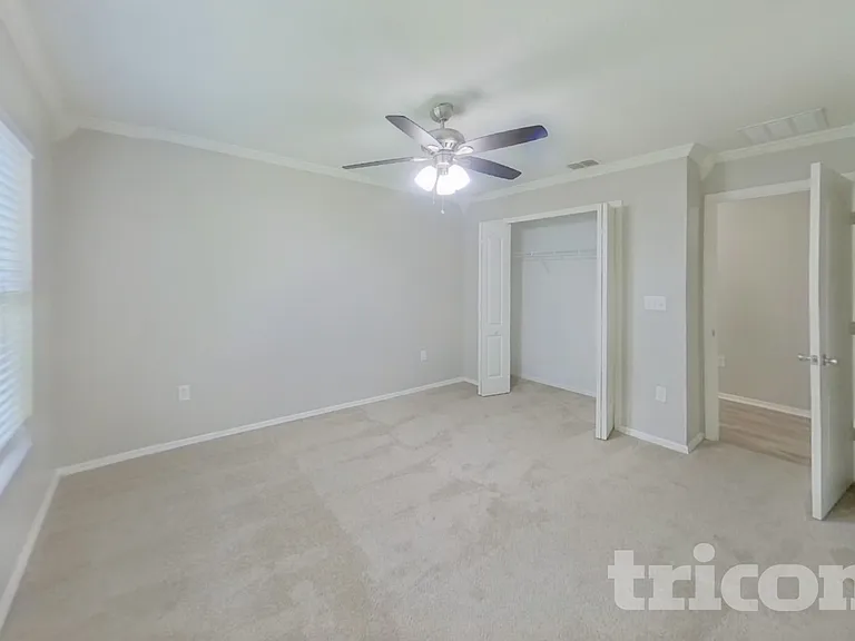 11931 Alexandra Dr — Photo 7