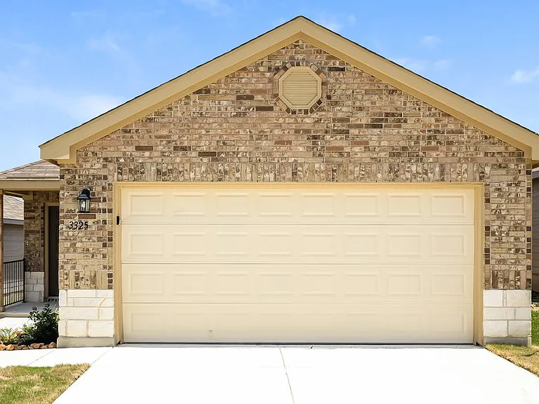 3325 Muenster Ave — Photo 1
