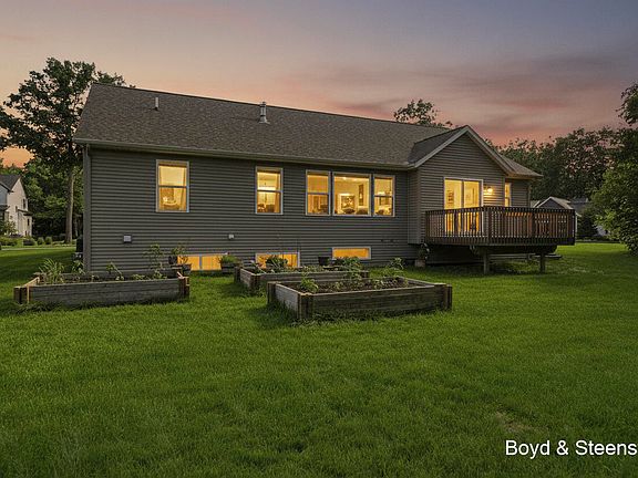 3rd image of 13092 Boulderway Trl