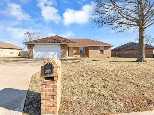 1209 W Butterfield Dr, Nixa, MO 65714