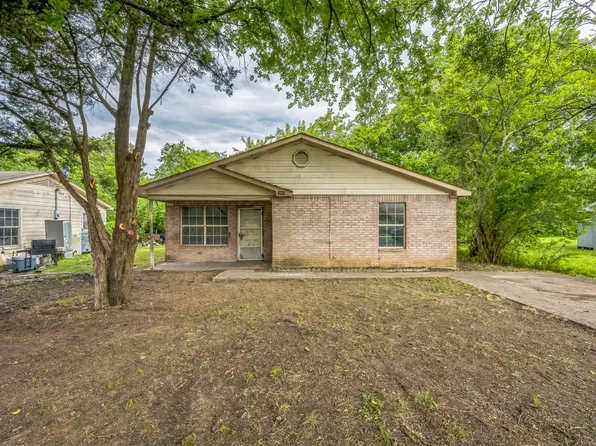 207 N 1st St, Crandall, TX 75114