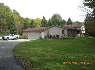 2800 Harmony Ln, Milford, MI
