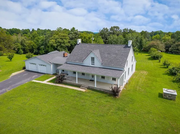 923 Peeled Chestnut Ln, Sparta, TN 38583