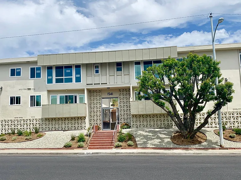 1541 College View Dr #3 — Photo 1