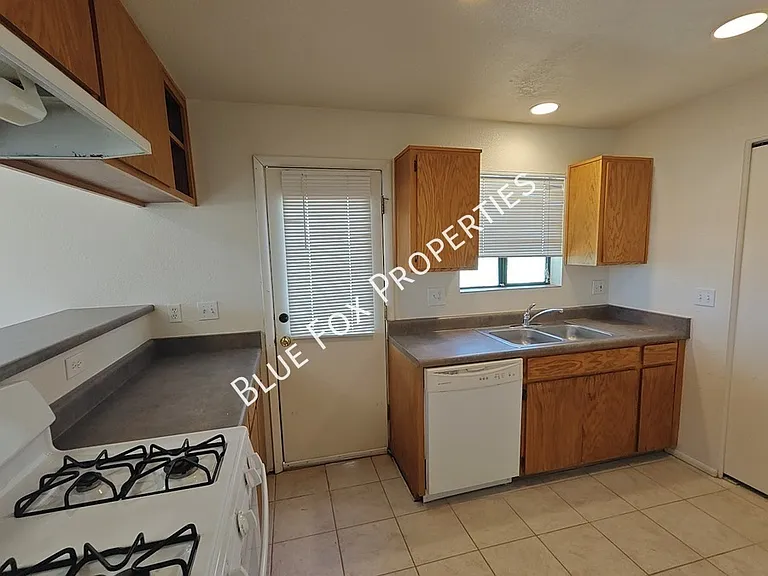 3318 E Bellevue St #B — Photo 4