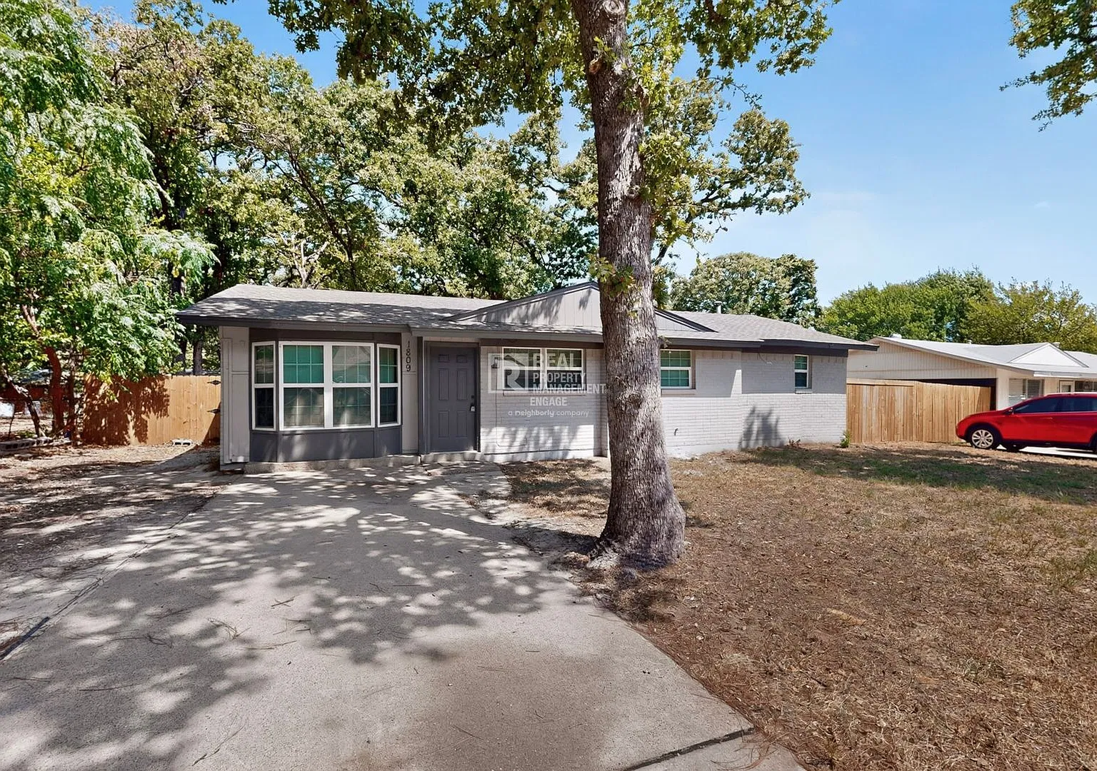 Recently updated 4-Bedroom Home in Arlington for Rent! — Photo 2