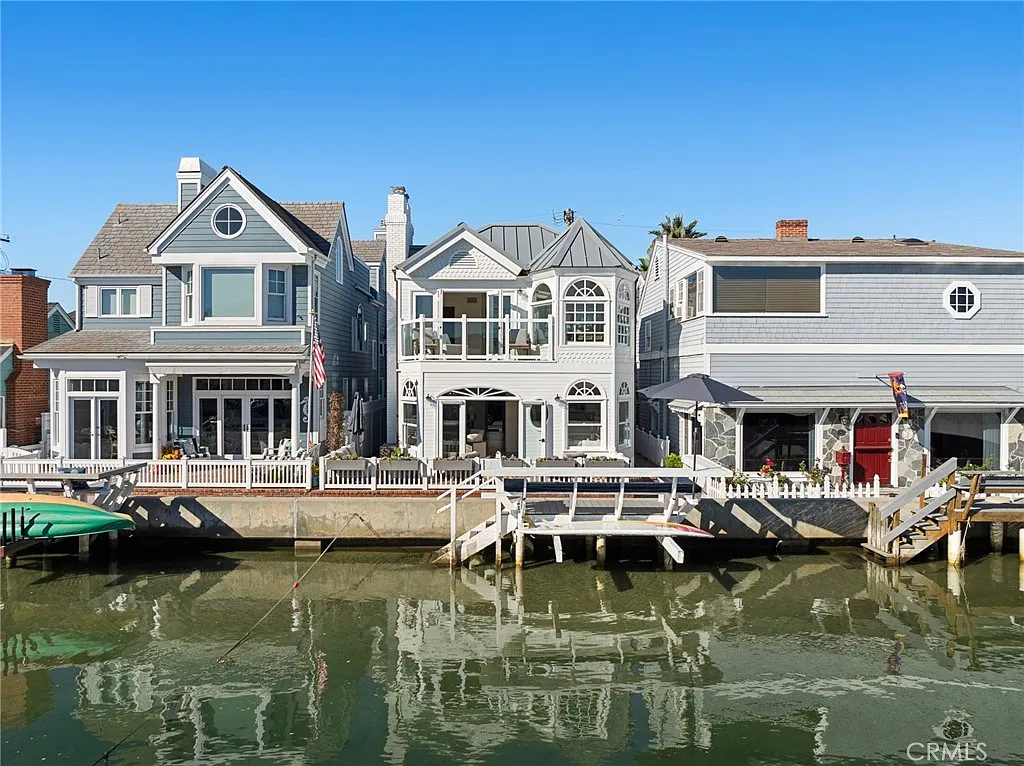 5 bed, 4.0 bath, 2520 sqft, $30,000 — Photo 1