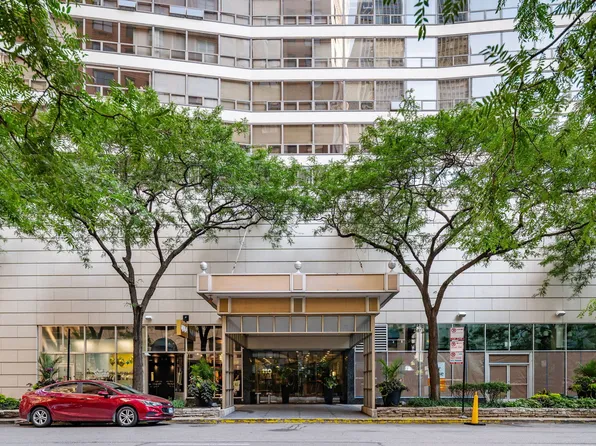 110 E Delaware Pl APT 1001, Chicago, IL 60611