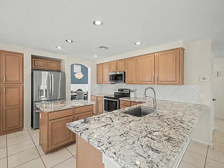 7464 W Potter Dr — Photo 9