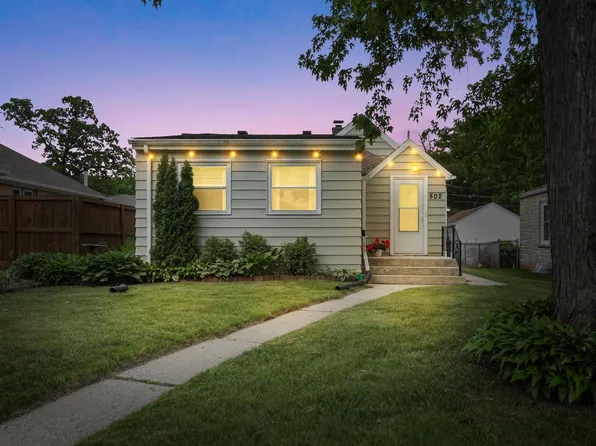 802 S 90th STREET, West Allis, WI 53214