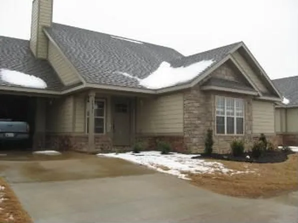 4086 N Rolling Meadows Dr, Fayetteville, AR 72703
