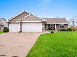 1107 Pisces Pl, De Pere, WI 54115