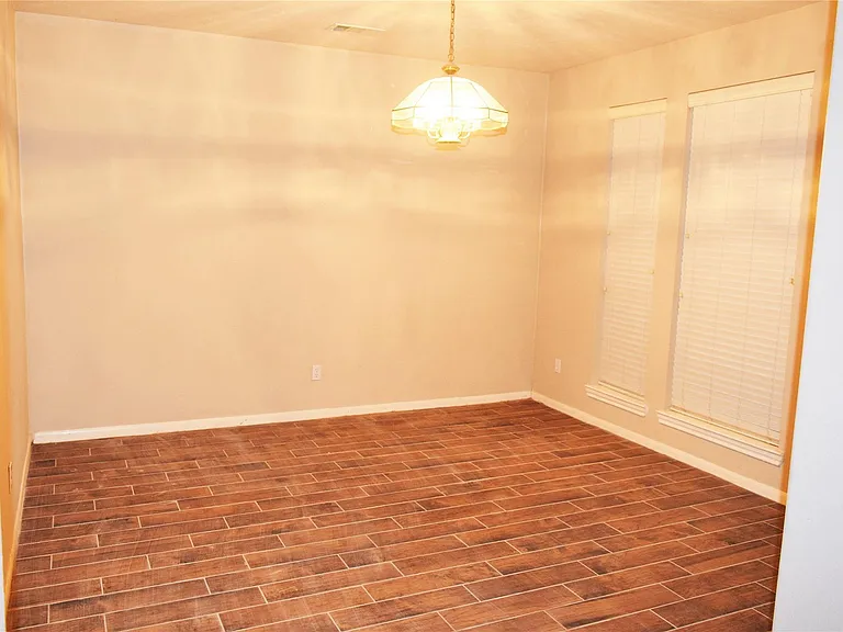 731 Annies Way — Photo 34