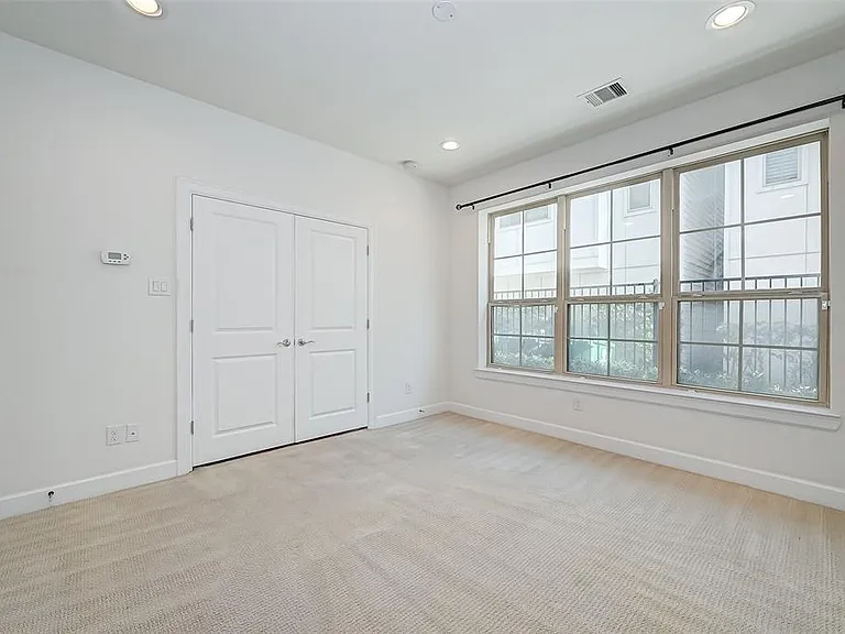 3406 La Branch St — Photo 4