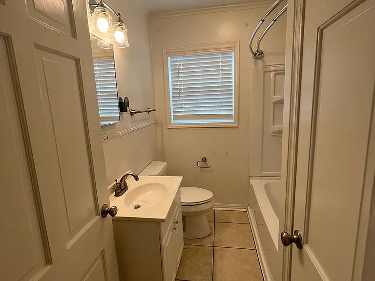 525 Farquhar St — Photo 11