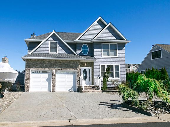 2nd image of 1747 Bay Isle Dr
