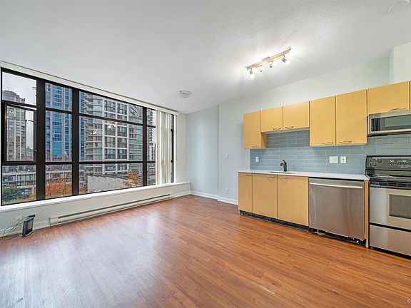 3rd image of 501-1249 Granville St #501