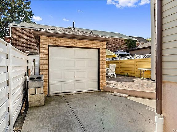 4th image of 1160 Arnow Ave