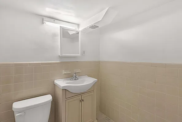 Rented by Joe Gotham LTD | media 22