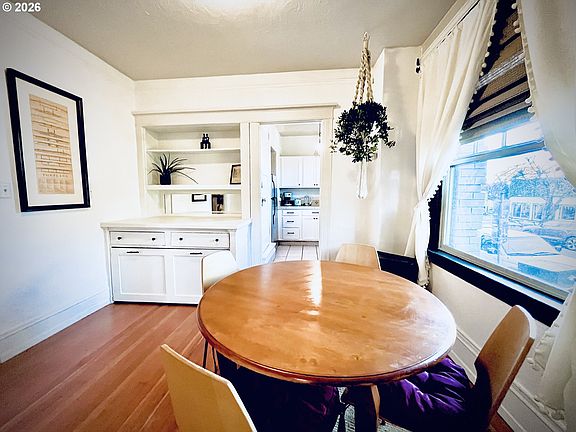5th image of 2109 NW Irving St Unit 101
