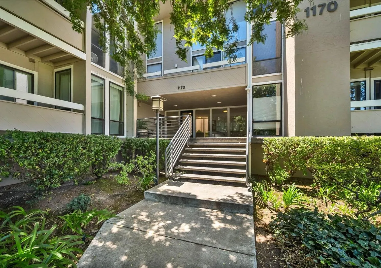 2BR/2BA Marina Point Condo with Private Deck & Amenities — Photo 2