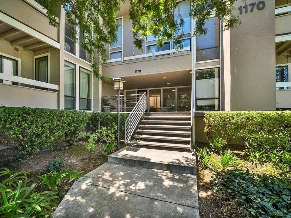 1170 Foster City Blvd #107