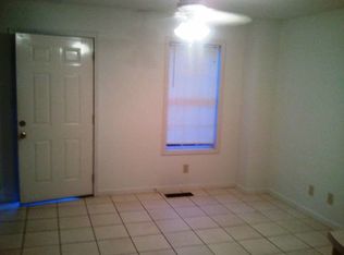 132 W Howard St #B, Kingston, GA