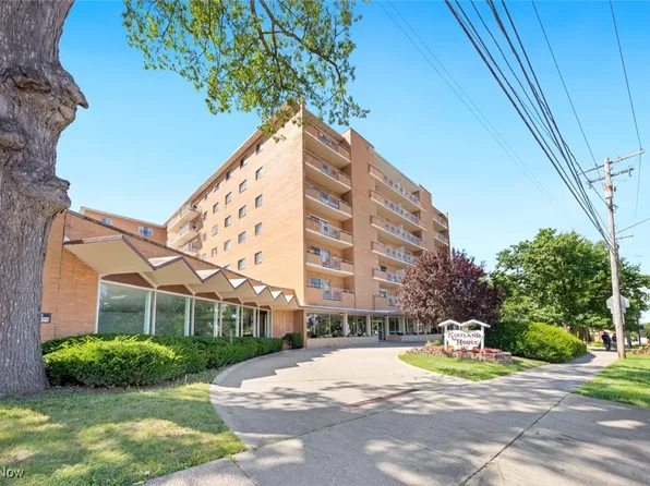 1480 Warren Rd APT 509, Lakewood, OH 44107