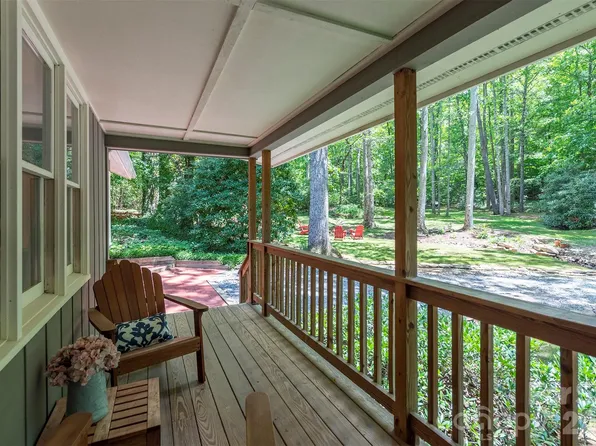 290 Patton Hill Rd, Swannanoa, NC 28778