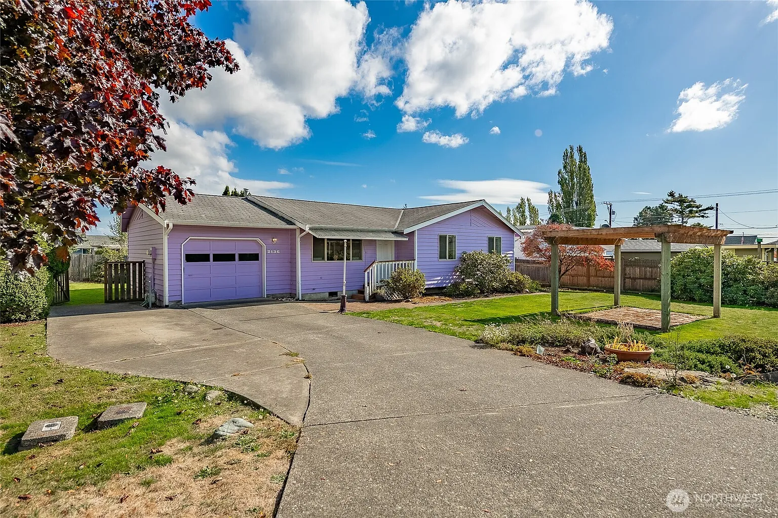 2136 Hawthorne Street photo 1