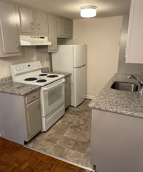 108 Windermere Ave — Photo 2