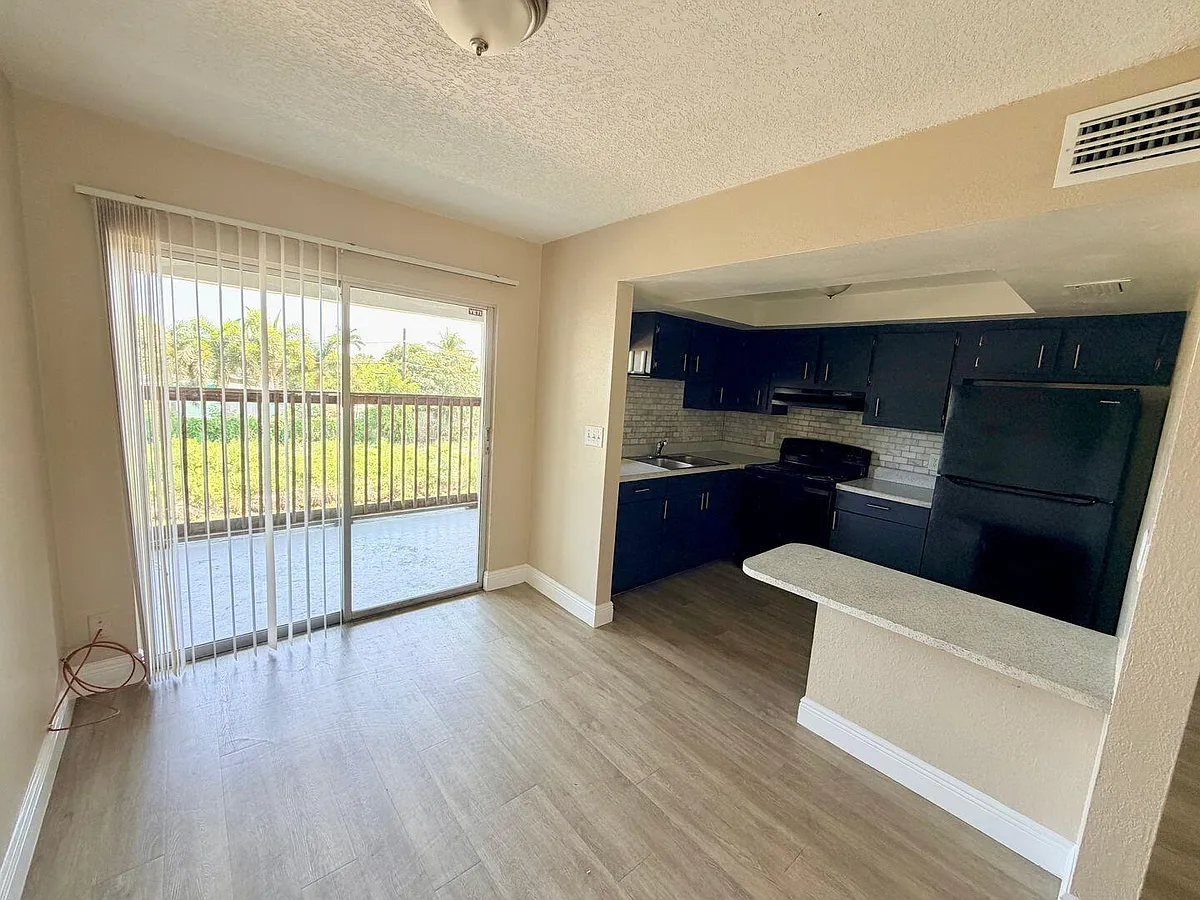 Building Photo - 3481 Helena Dr #11