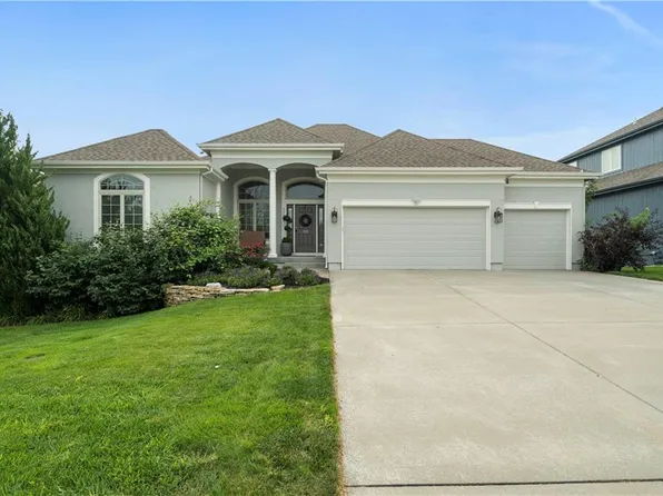 20915 W 114th Pl, Olathe, KS 66061