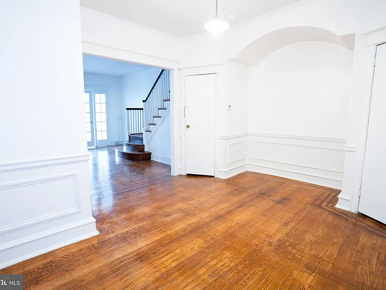 5453 W Montgomery Ave — Photo 8