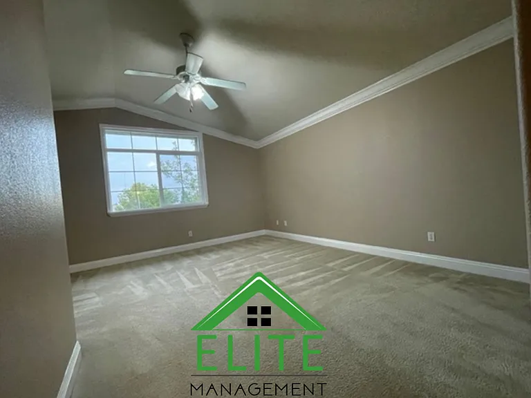 2128 Horseshoe Glen Cir — Photo 16