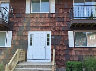 33 George Ave APT D, Groton, CT 06340