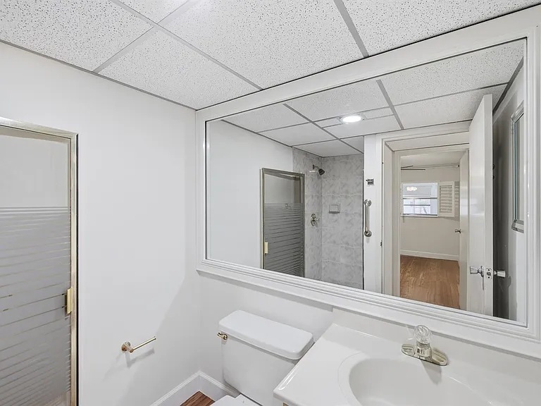28 Seville Dr #B — Photo 24