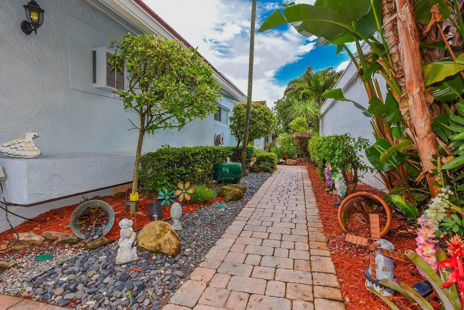 2 bed, 1652 sqft, $2,800 — Photo 4