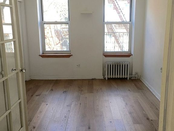 4th image of 328 E 9th St APT 8