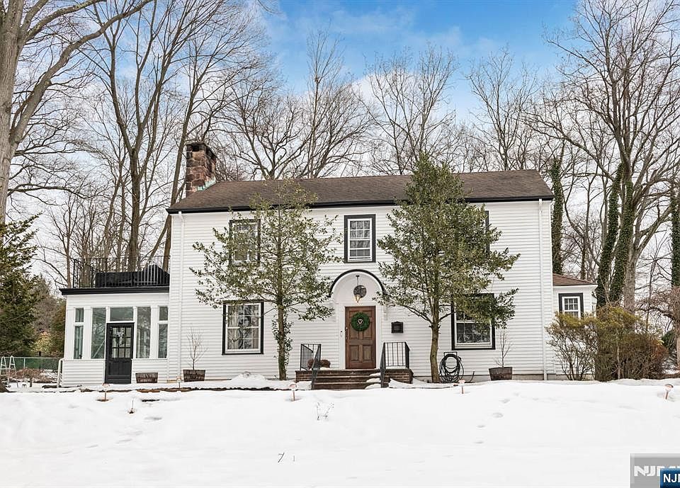 1st image of 215 Brinckerhoff Ct